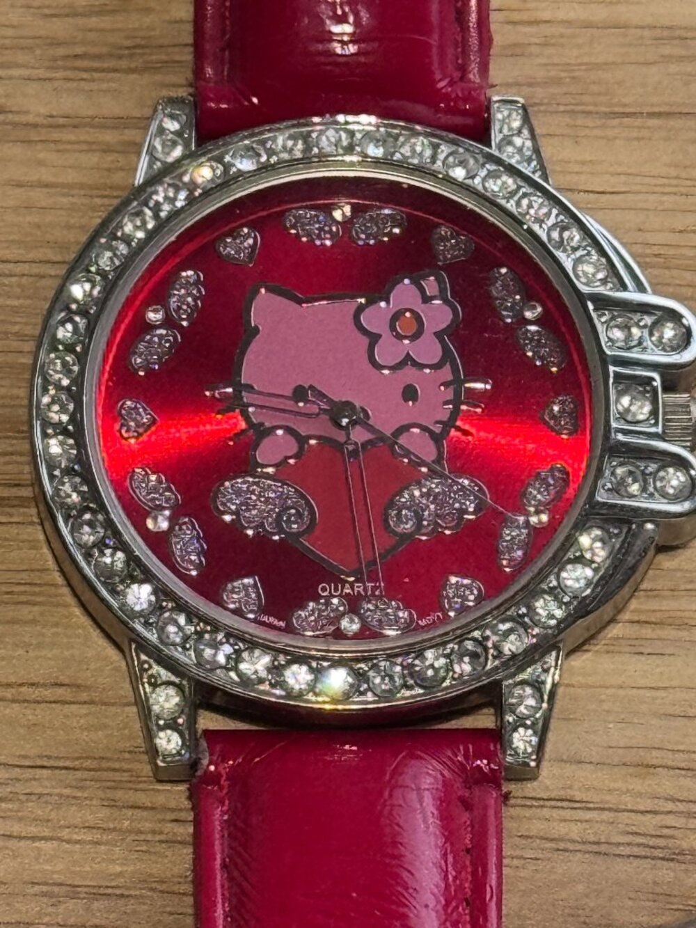 ⏰ 💖✨Vintage Early 2000’s Hello Kitty Red Leather and Pave Crystal Watch 💖✨